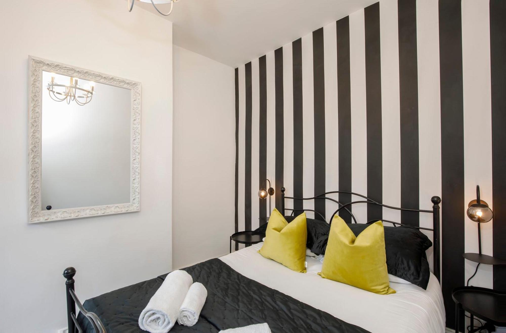The Milton Sleeps 8 Close To York City Centre Pet Friendly Exterior photo
